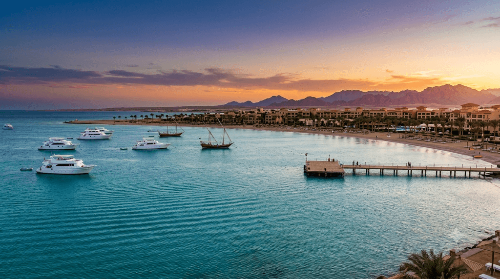 Hurghada — barriere coralline e spiagge dorate.