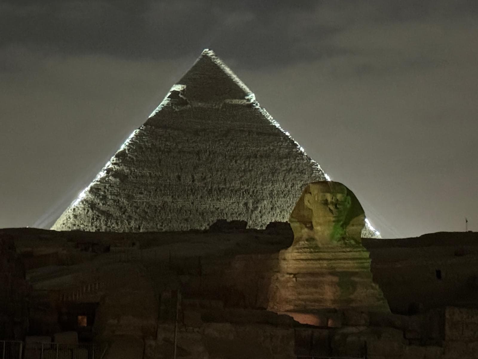 Spettacolo di suoni e luci alle Piramidi di Giza Preview Image 1