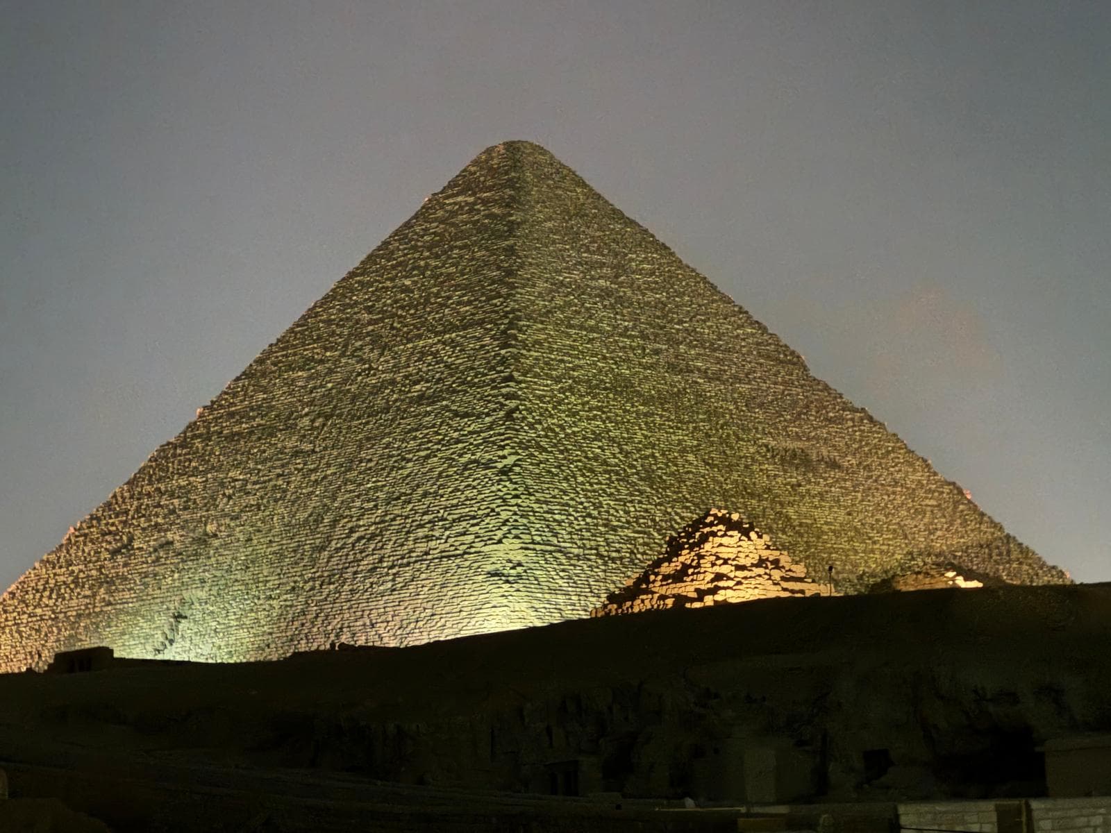 Spettacolo di suoni e luci alle Piramidi di Giza Preview Image 2